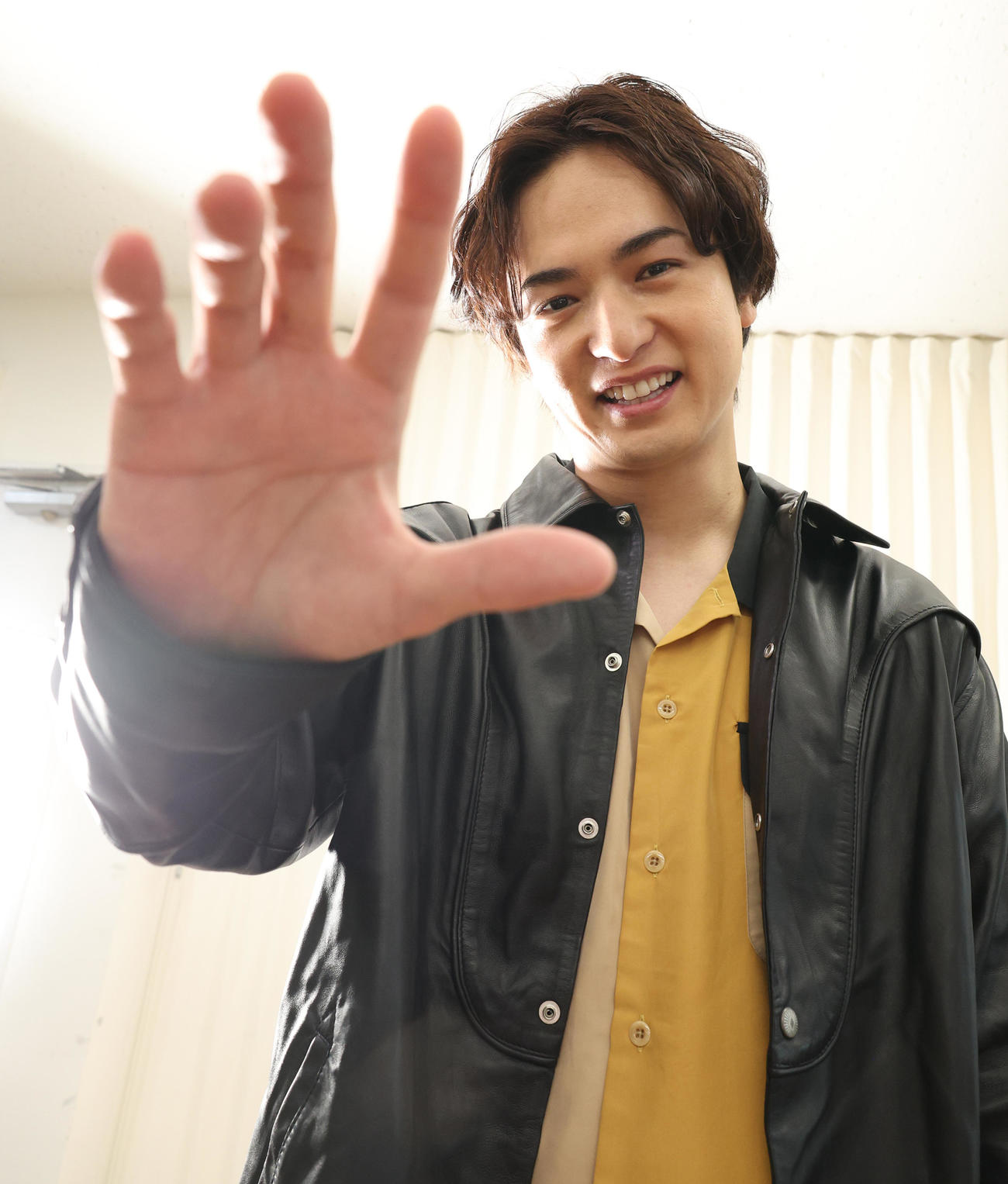 初プロデュース、初監督に挑戦した中村優一（撮影・中島郁夫）
