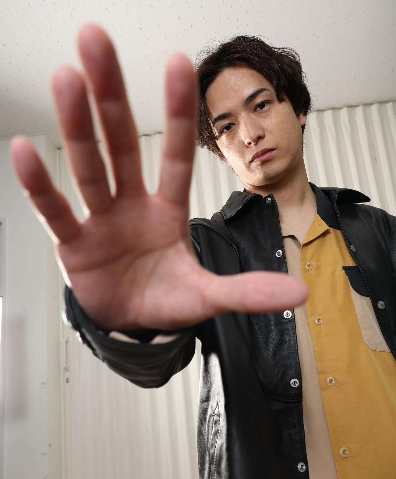 初プロデュース、初監督に挑戦した中村優一（撮影・中島郁夫）