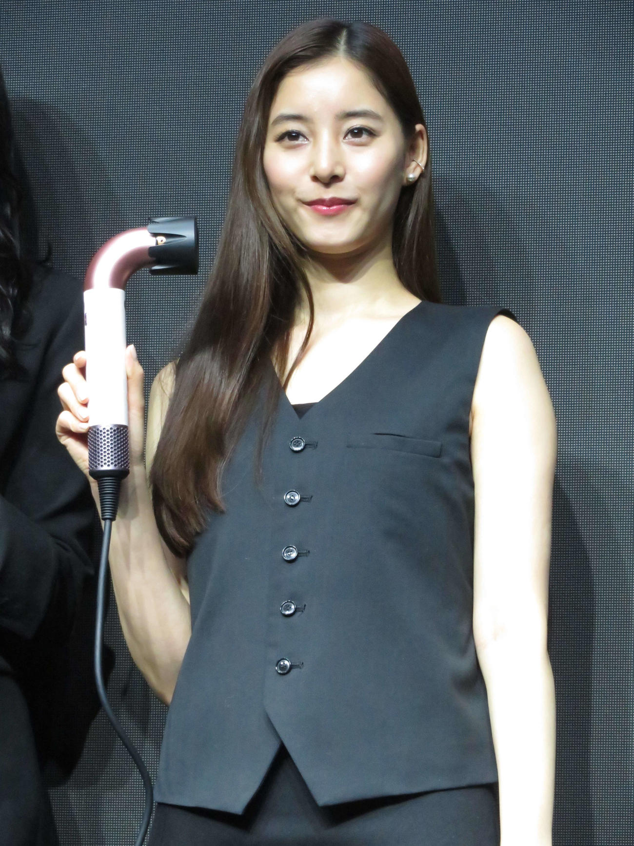 「Dyson Beauty」新商品発表会に出席した新木優子