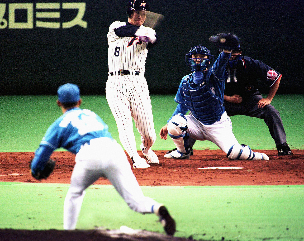 99年4月7日、プロ初登板の西武松坂大輔は日本ハム片岡篤史から155キロの直球で三振を奪う