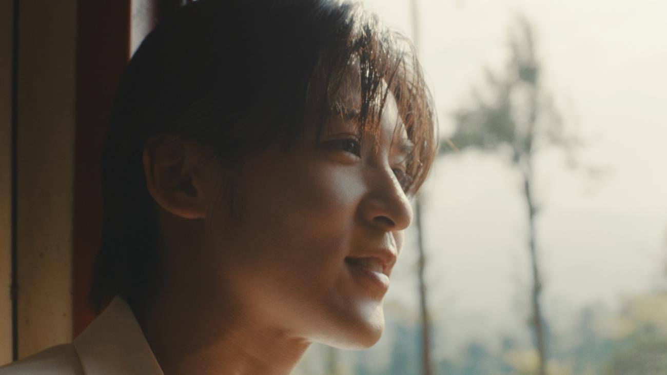 「キリン　午後の紅茶　おいしい無糖」の新CMに出演する目黒蓮