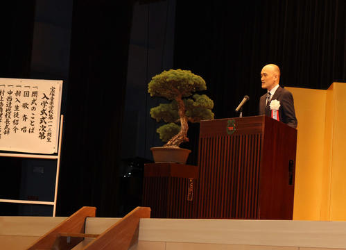 宝塚音楽学校112期入学式　村上理事長、昨秋の団員急死で「時代に合わせてアップデート」約束