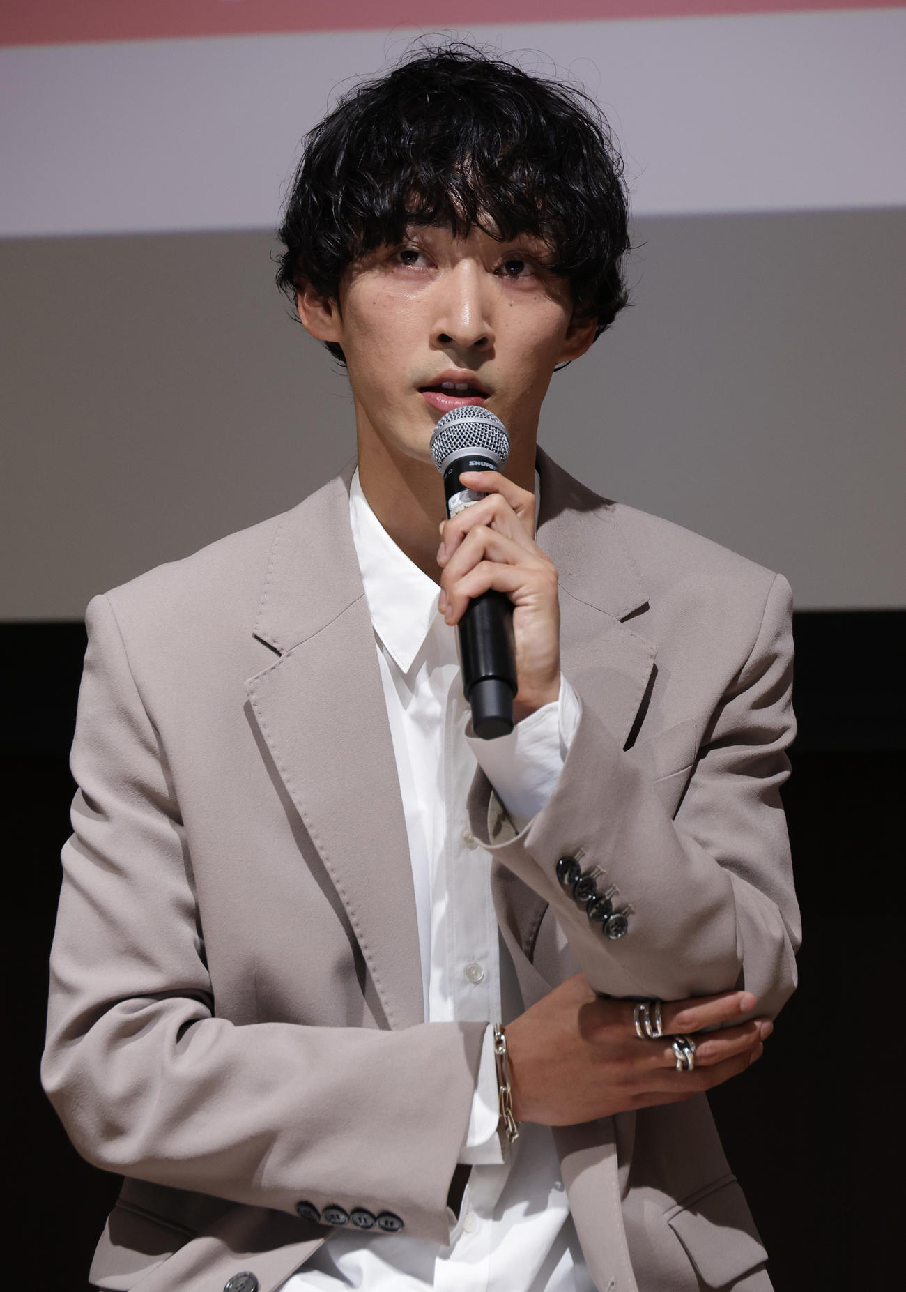 ドラマ「ミス・ターゲット」制作発表会見を行った上杉柊平（撮影・中島郁夫）
