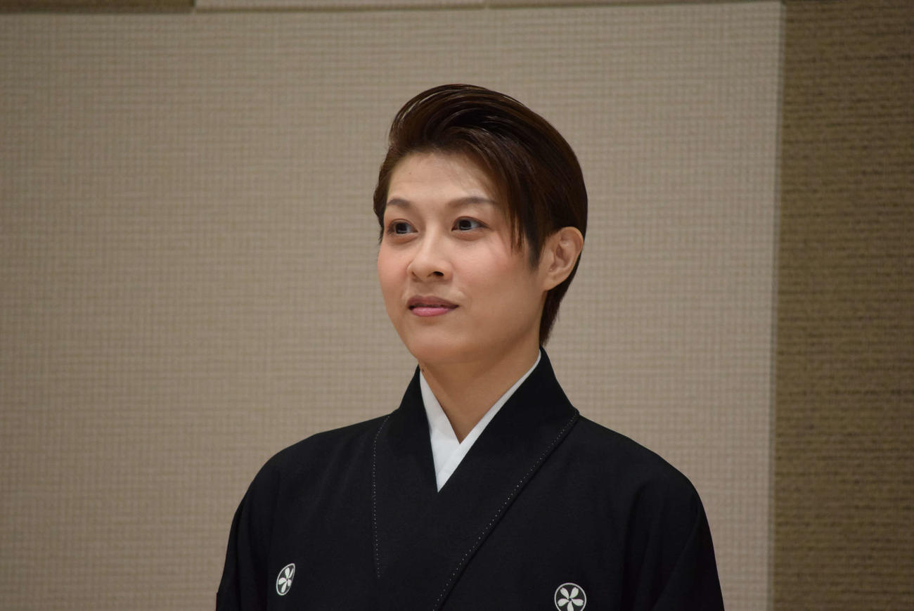 京都南座公演の記者会見に臨んだ楊琳（撮影・阪口孝志）