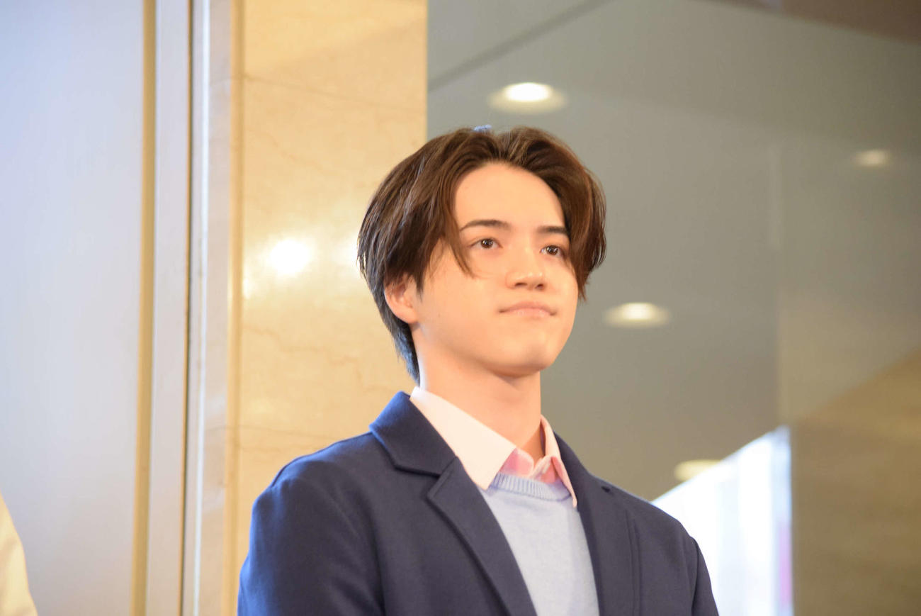 主演舞台「トンカツロック」の公演前取材会に登場した「美　少年」岩崎大昇（撮影・阪口孝志）