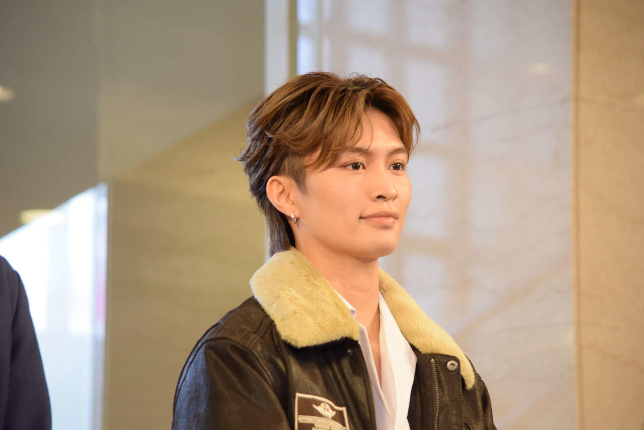 主演舞台「トンカツロック」の公演前取材会に登場した「美　少年」岩崎大昇（撮影・阪口孝志）