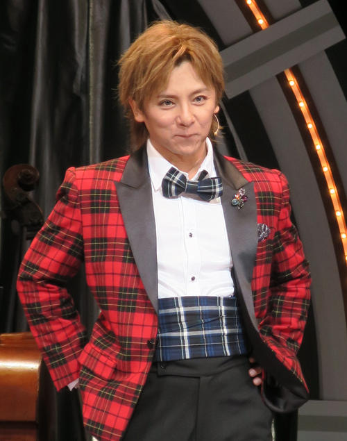 52歳松岡充「女子かと思った」雰囲気激変“きれいすぎ”ショットにネット騒然「鼻血出そう」