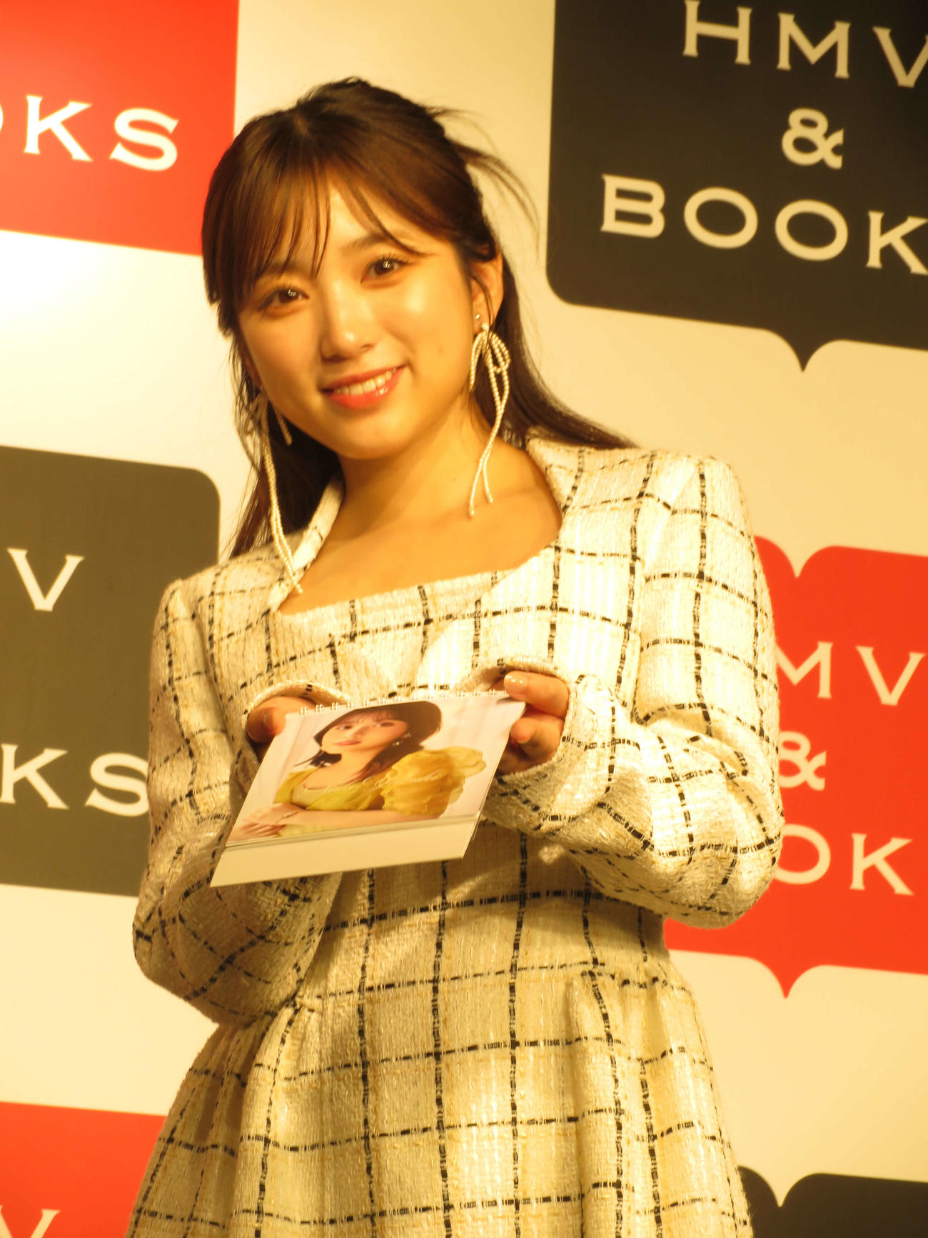 カレンダー発売イベントを行った矢吹奈子