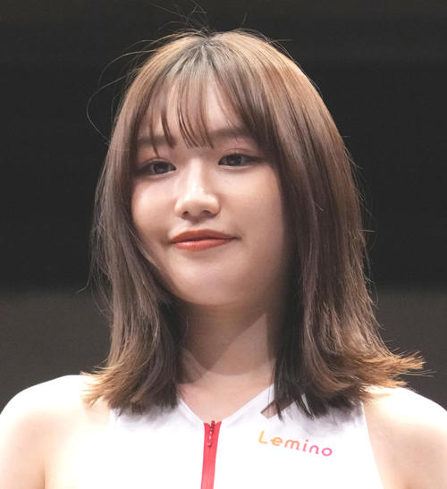 富山県警公式Ｘ掲載“美人すぎ”「女性白バイ隊員制服姿」ショットにネット騒然　その正体は