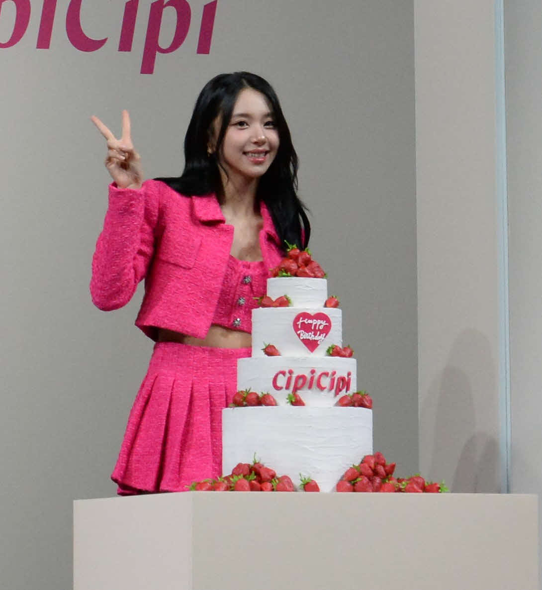 コスメブランド「CipiCipi」の新商品発表会に参加したTWICEのCHAEYOUNG