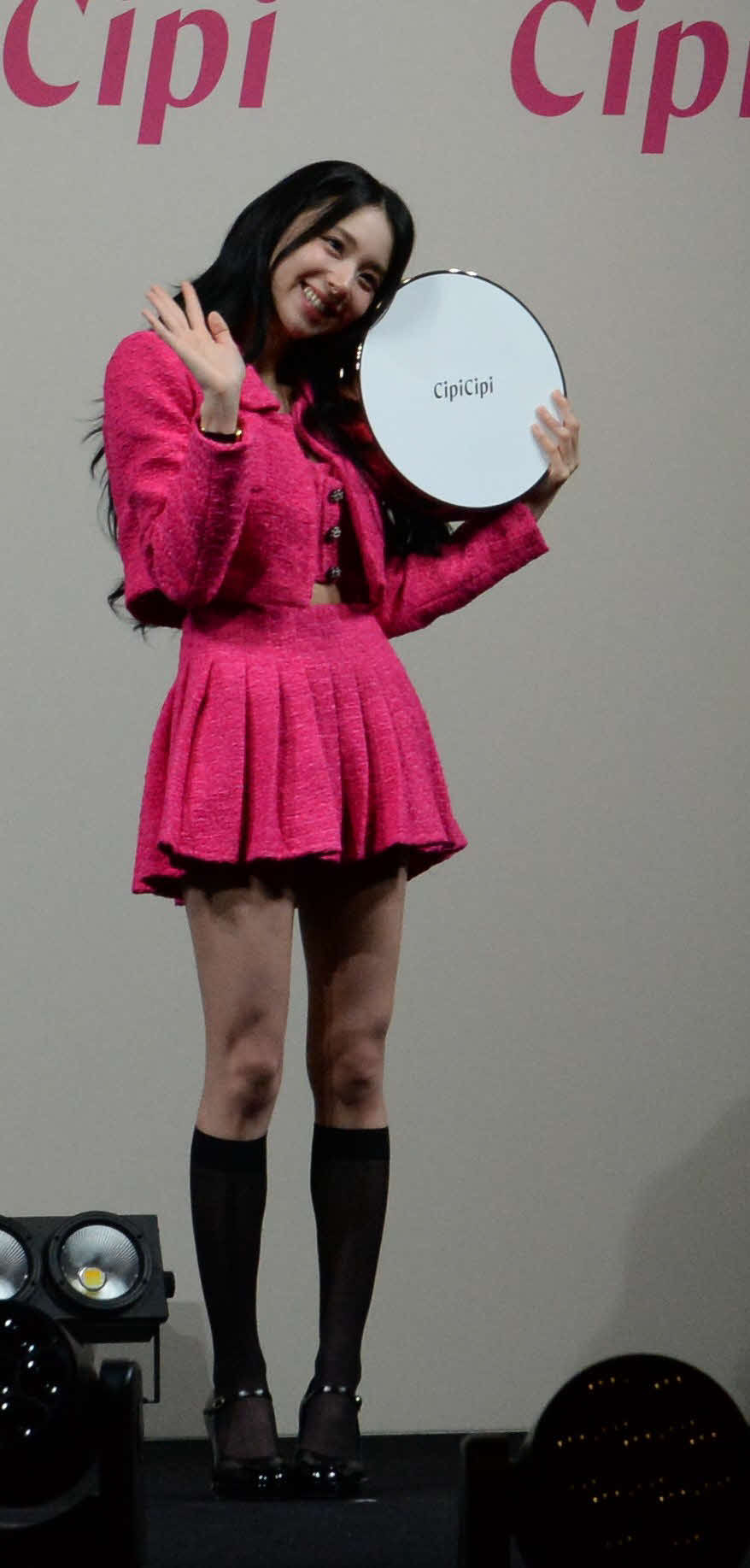 コスメブランド「CipiCipi」の新商品発表会に参加したTWICEのCHAEYOUNG
