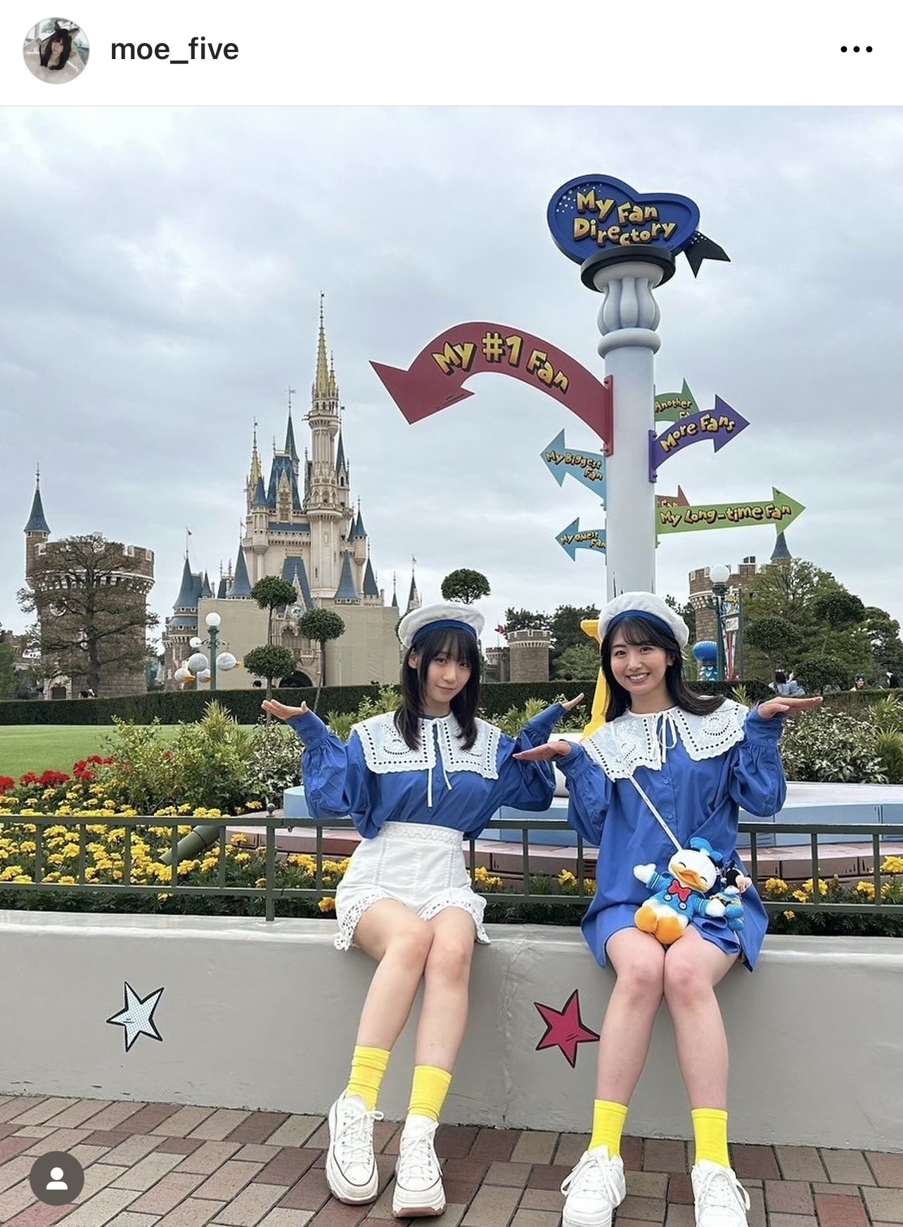 関根ささらとおそろいツーショットを撮る伊織もえ（伊織もえのインスタグラムから）