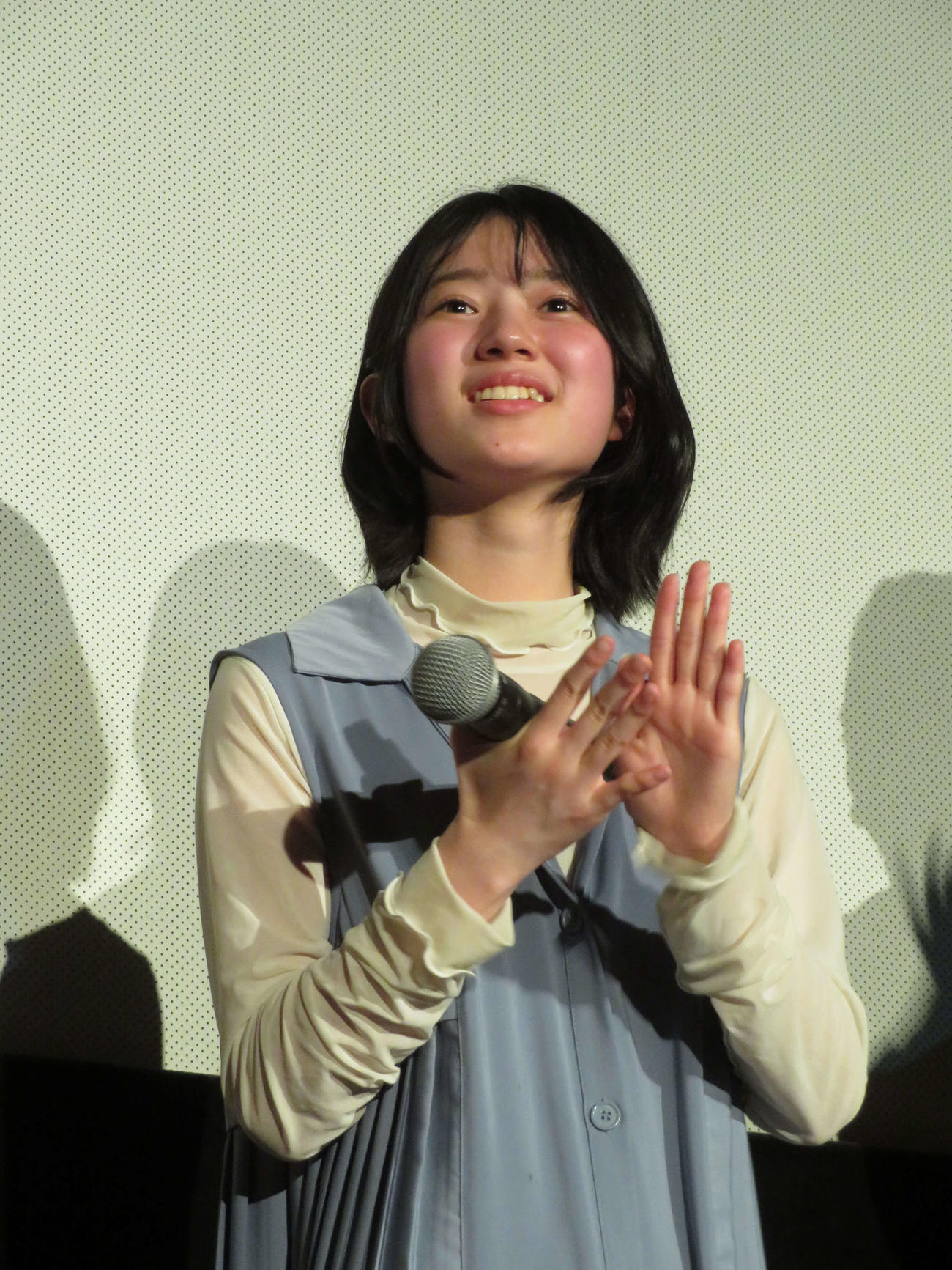 映画「霧の淵」公開記念舞台あいさつに登壇した三宅朱莉（撮影・村上幸将）