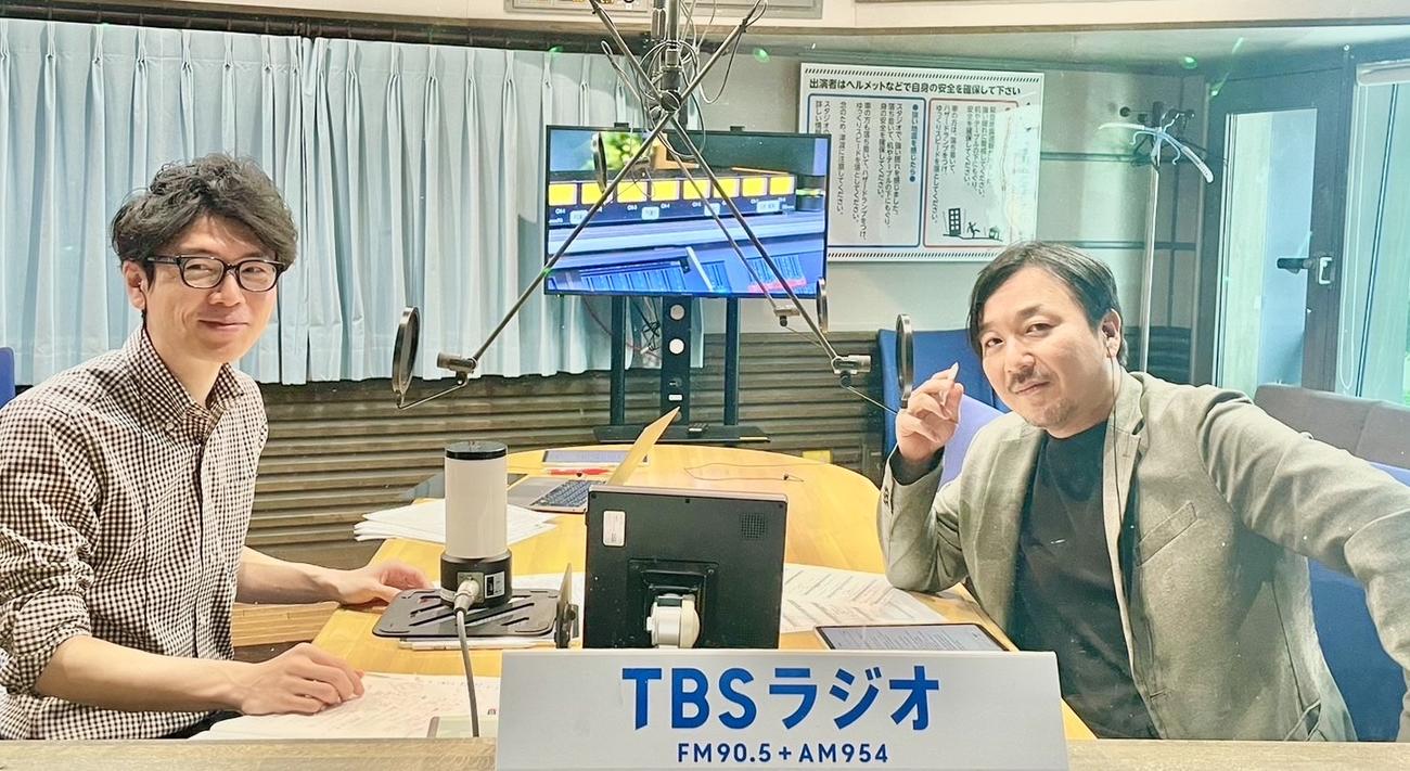 井上貴博アナウンサー（左）と今村翔吾氏