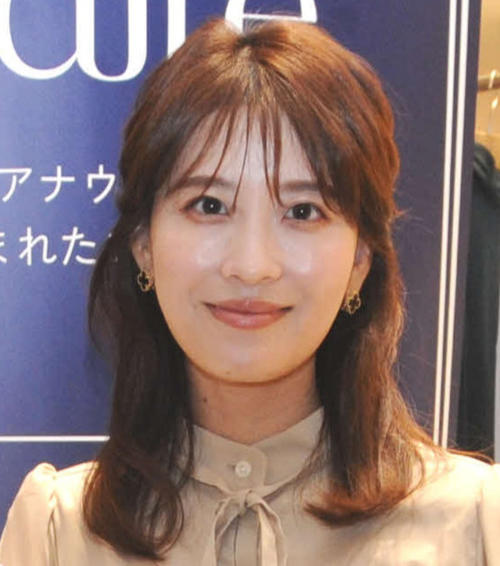 日テレ郡司恭子アナ春のお散歩満喫コーデ公開　24年トレンドのアサイーボウルをたしなむ様子も