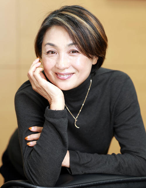 14歳の笑顔がかわいい香坂みゆき、デビュー47年目を迎え「歌える今に感謝」　松本伊代も祝福