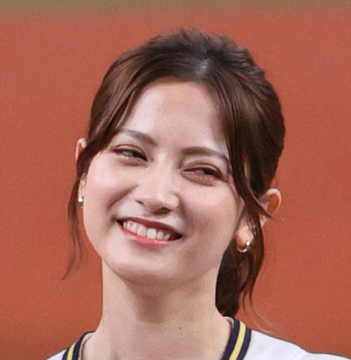 桃月なしこ、リクルートスーツ姿にフォロワーもん絶「こんな可愛いコ就活来たら即採用」