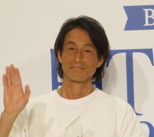 吉田栄作、42歳美人女優妻に「メロメロ」告白も“便秘気味”情報に「余計なこと言わないで」
