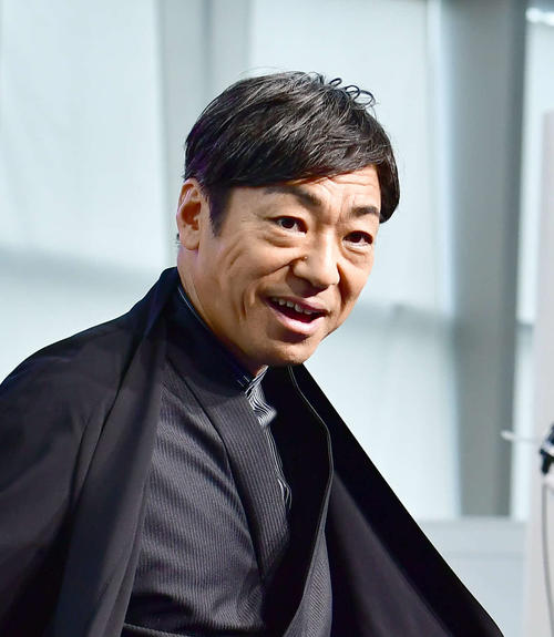 香川照之、イメージがらり“グレーヘア”ショットに反響「香川さん？」「シルバーヘアお似合い」