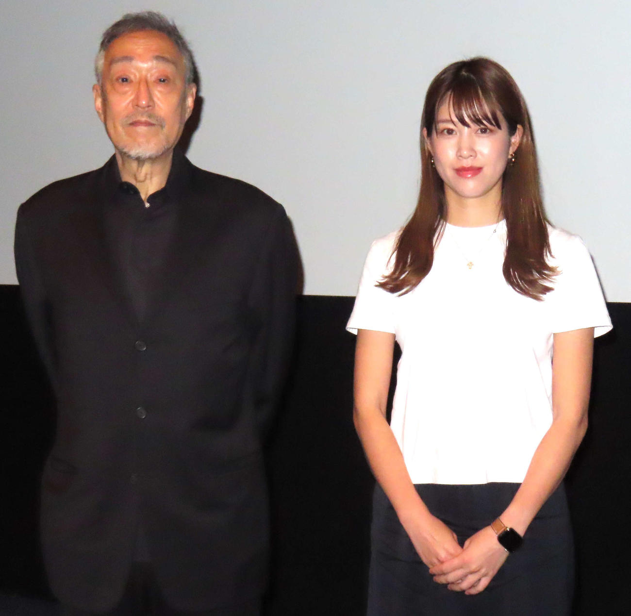 「幽霊はわがままな夢を見る」試写会に登壇した深町友里恵（右）とグ・スーヨン監督