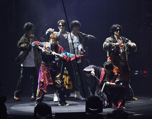 年齢非公表SixTONES高地優吾笑い誘った「調べれば出てくる」ツアー千秋楽でも年齢聞かれ