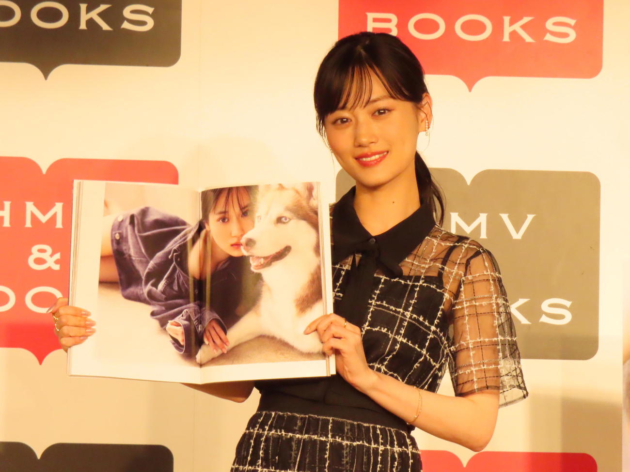 セカンド写真集発売会見に出席した乃木坂46山下美月（撮影・横山慧）