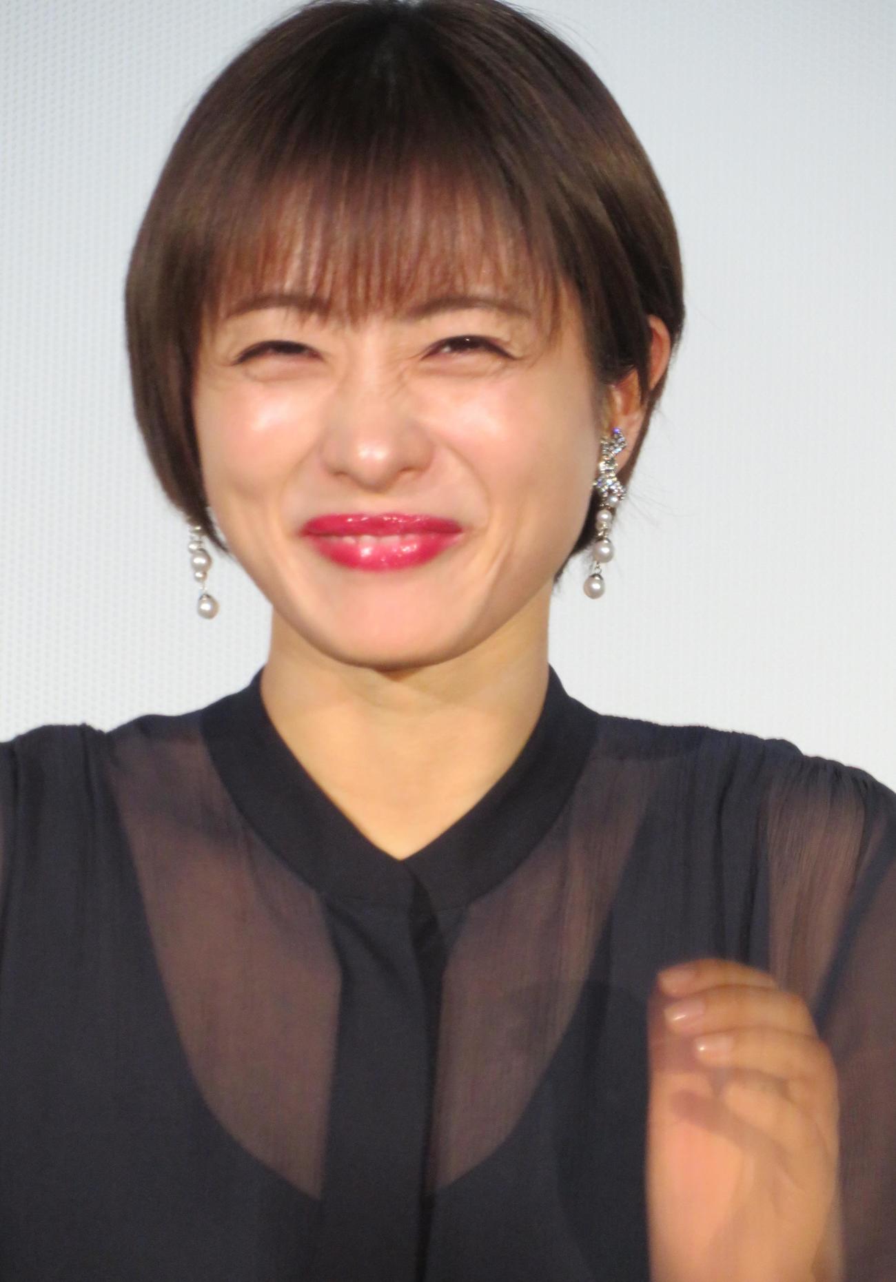 主演映画「ミッシング」の試写会で舞台あいさつを行った石原さとみ