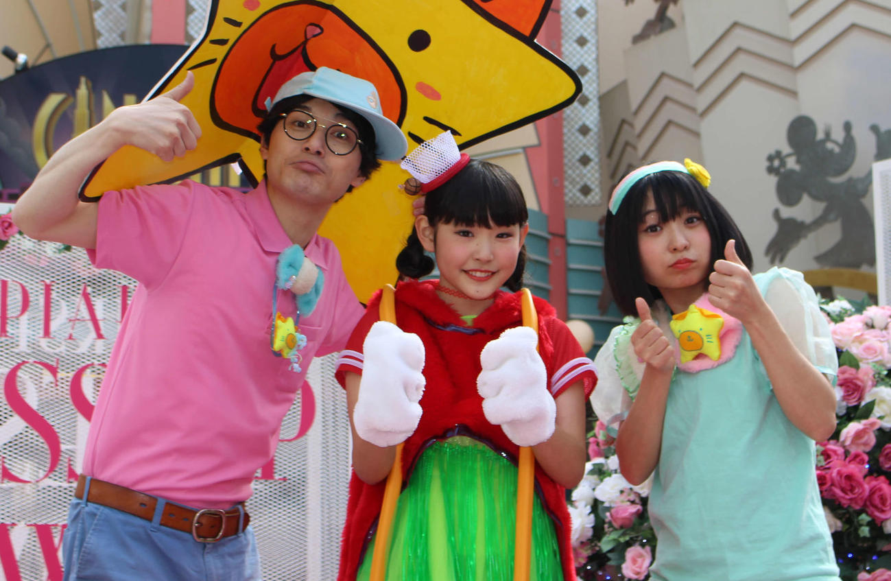 イベントを行った、左からスーパー3助、トコロダニアミ、アンゴラ村長（2018年3月撮影）