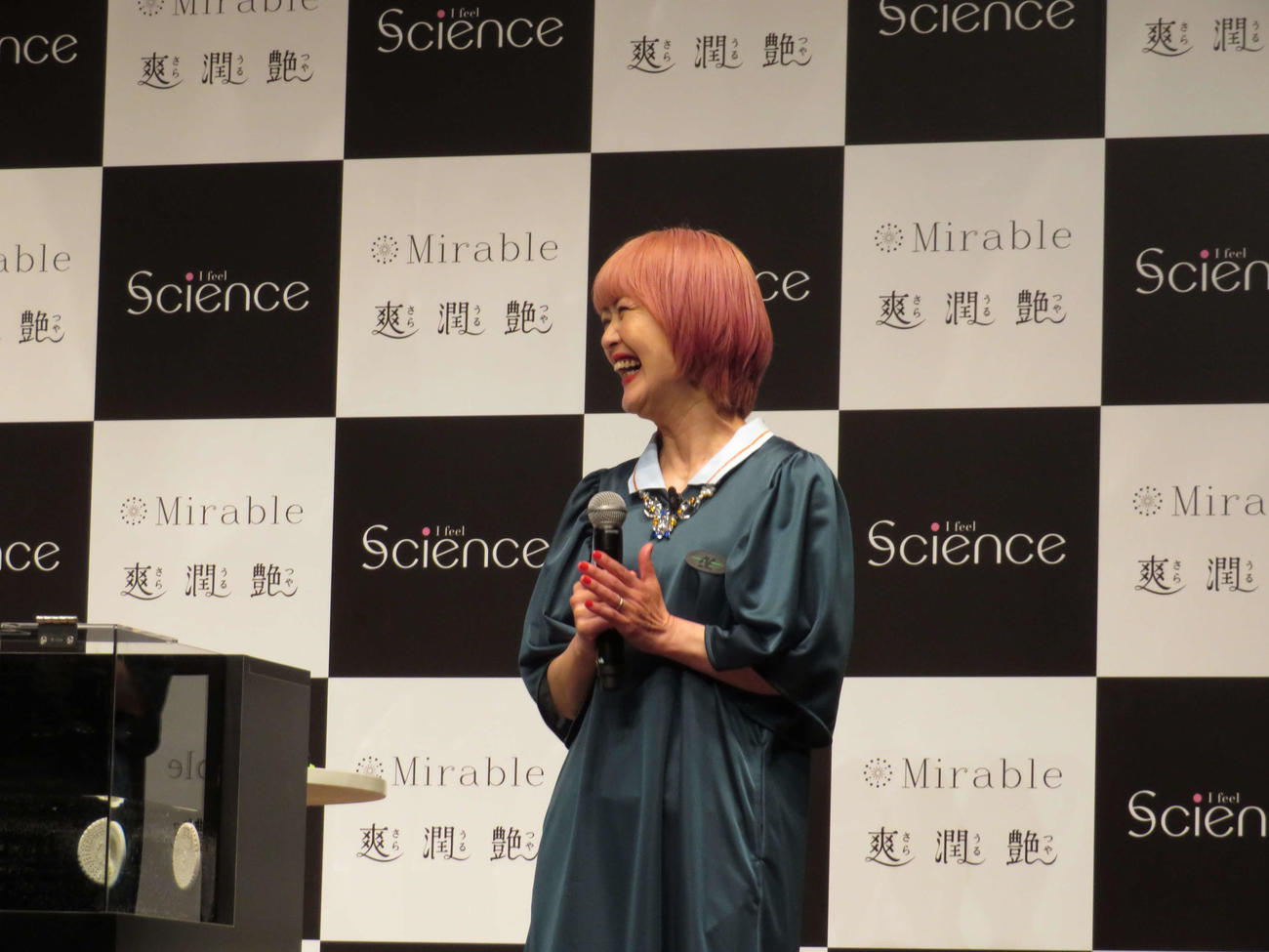 「ミラブル　エイジングシリーズ　新商品発表会」に出席した松嶋尚美（撮影・深田雄智）
