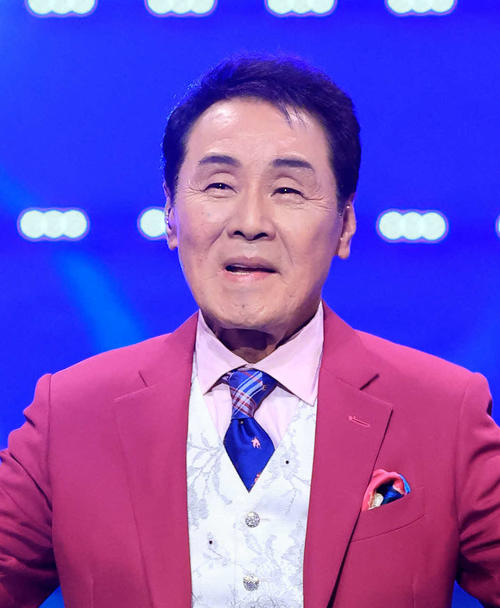 五木ひろしがNEWS小山にアドバイス　声のつや保つコツは欠かさぬ毎日のルーティン