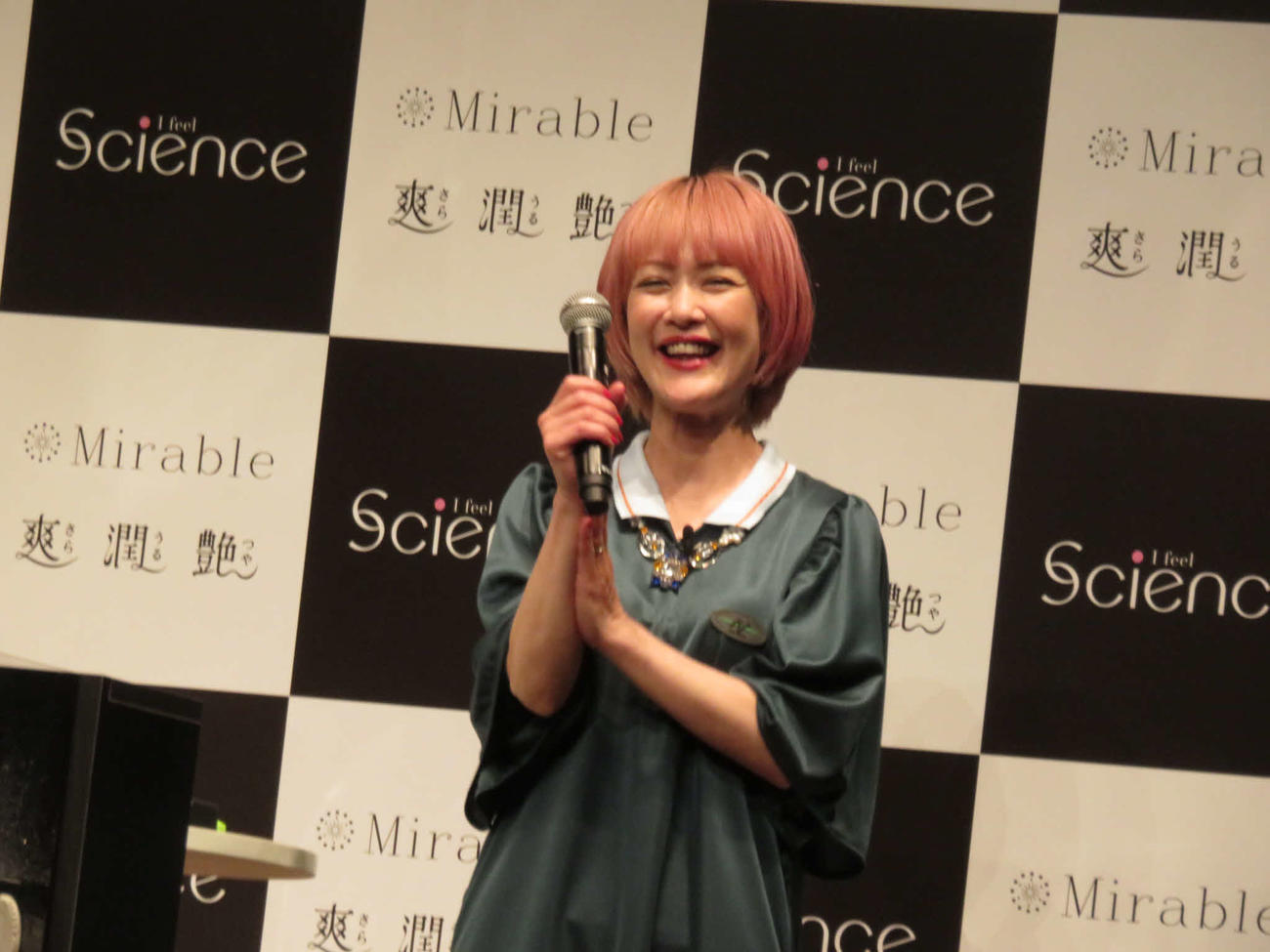「ミラブル　エイジングシリーズ　新商品発表会」に出席した松嶋尚美（撮影・水谷京裕）