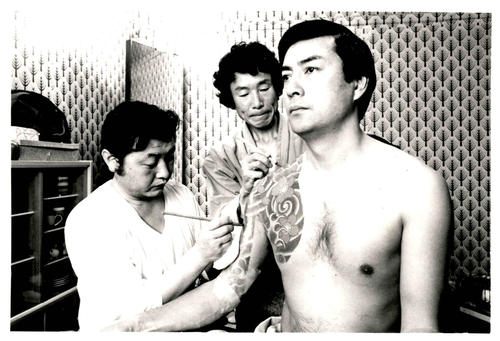 東映京撮の刺青絵師・毛利清二氏の刺青展５・１開幕、高橋英樹「後世に残すことができたら」