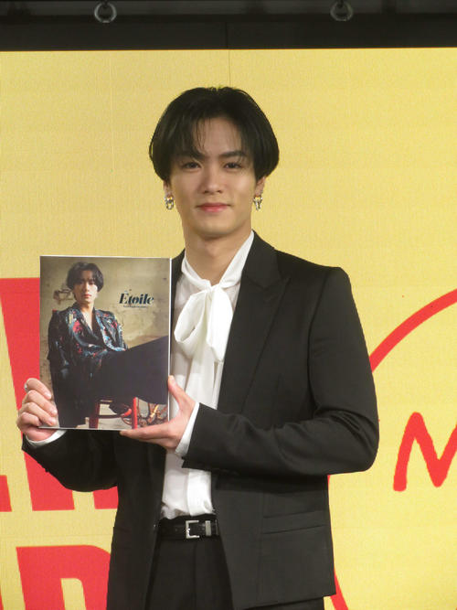 川村壱馬、初写真集はフランスで撮影「地元も浮かんだけど…」