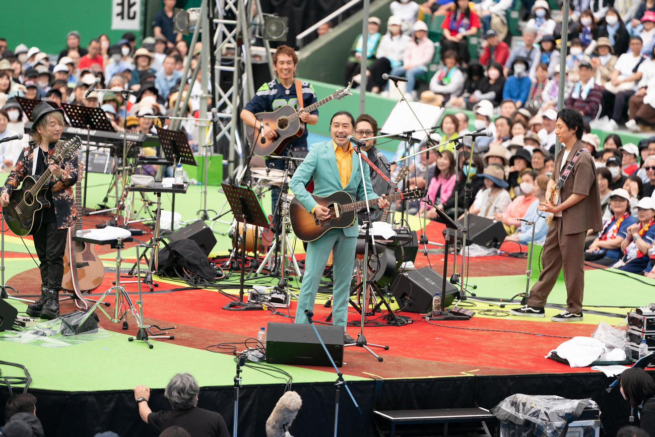 シークレットゲストでトータス松本も出演