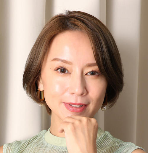元小室ファミリー42歳女性歌手が４歳次男顔出し披露、夫は７歳下一般男性で子ども３人