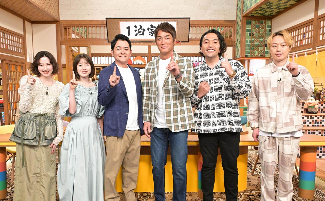 弘中綾香アナ産後初出演番組となる「1泊（わんぱく）家族　2時間SP」の出演者たち。左から河北麻友子、弘中綾香アナ、ノブ、長嶋一茂、盛山晋太郎、リリー