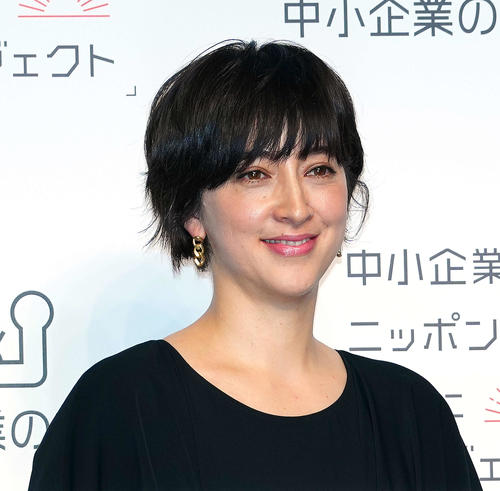 滝川クリステルGWの１コマに「ほんとすてきなファミリー」「なんだか幸せな気持ちになりました」