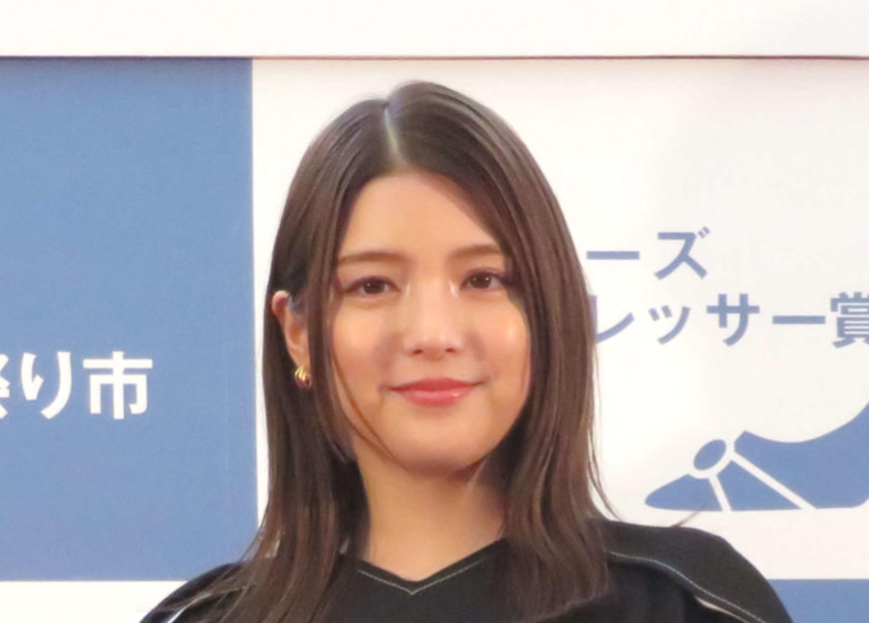 川島海荷（2023年撮影）