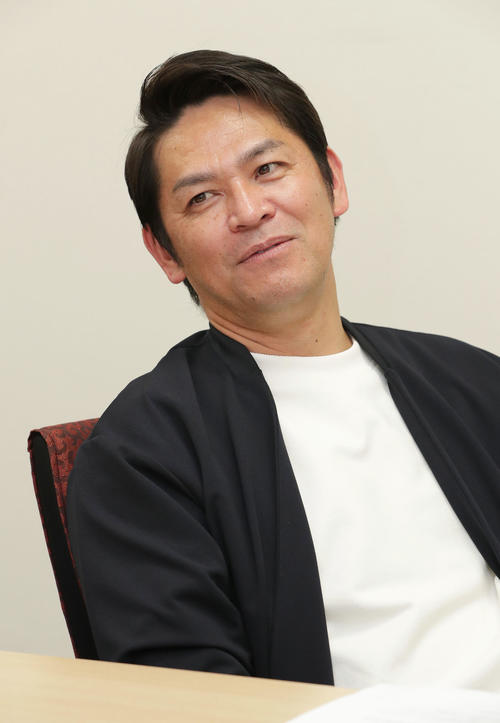 ますだおかだ岡田圭右、桂由美さん追悼「ウエディングドレスというのは本当に大切なもの」