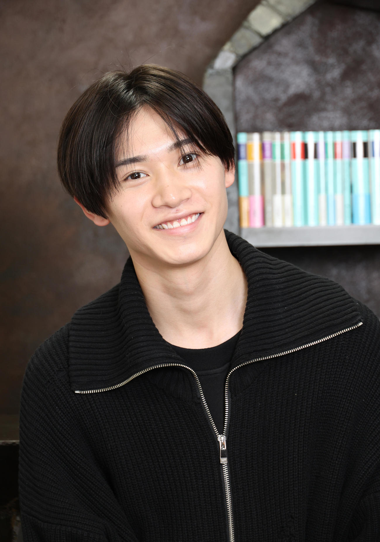主演ドラマと歌唱について思いを語る佐藤瑠雅（撮影・中島郁夫）