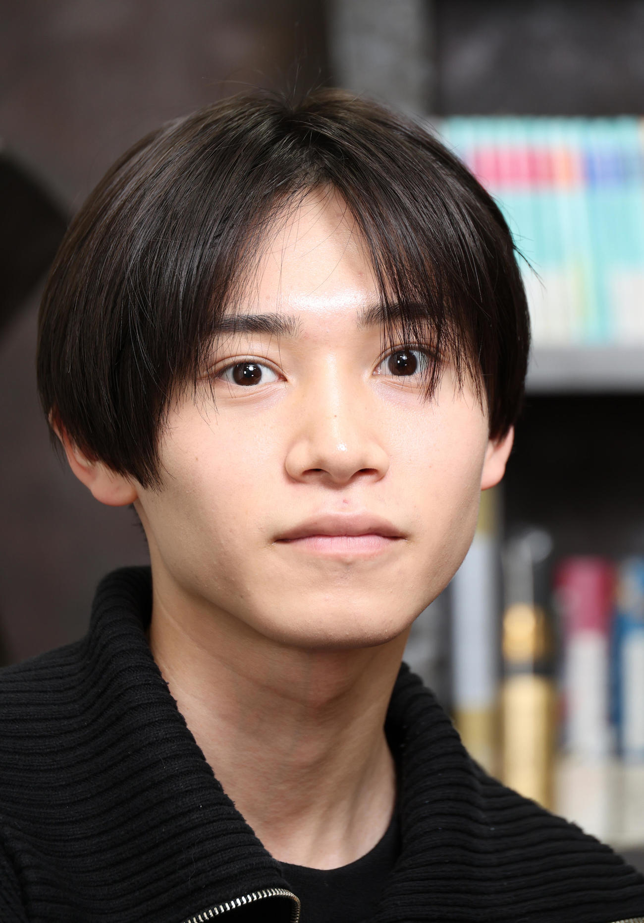 主演ドラマと歌唱について思いを語る佐藤瑠雅（撮影・中島郁夫）