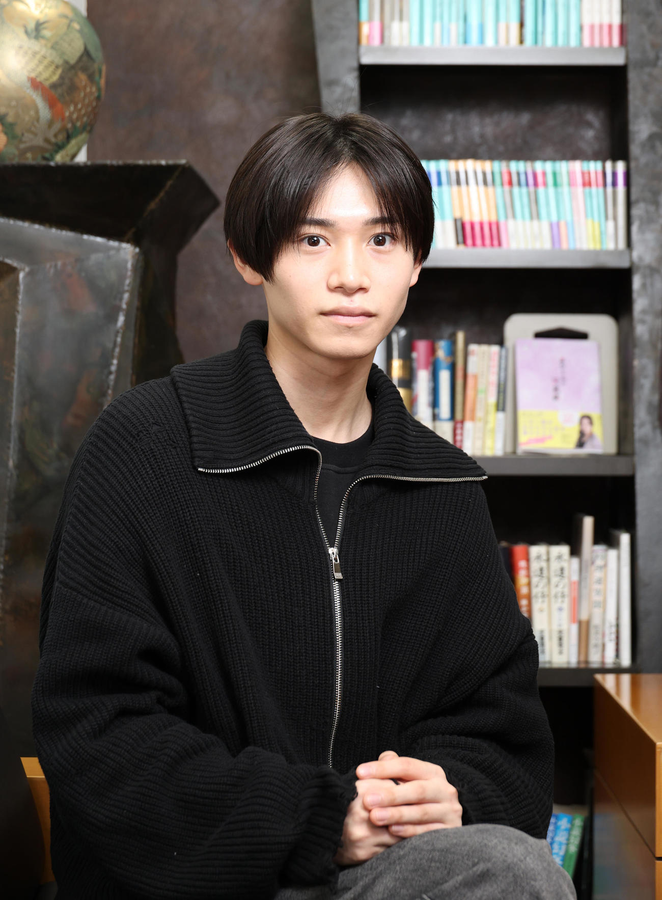 主演ドラマと歌唱について思いを語る佐藤瑠雅（撮影・中島郁夫）