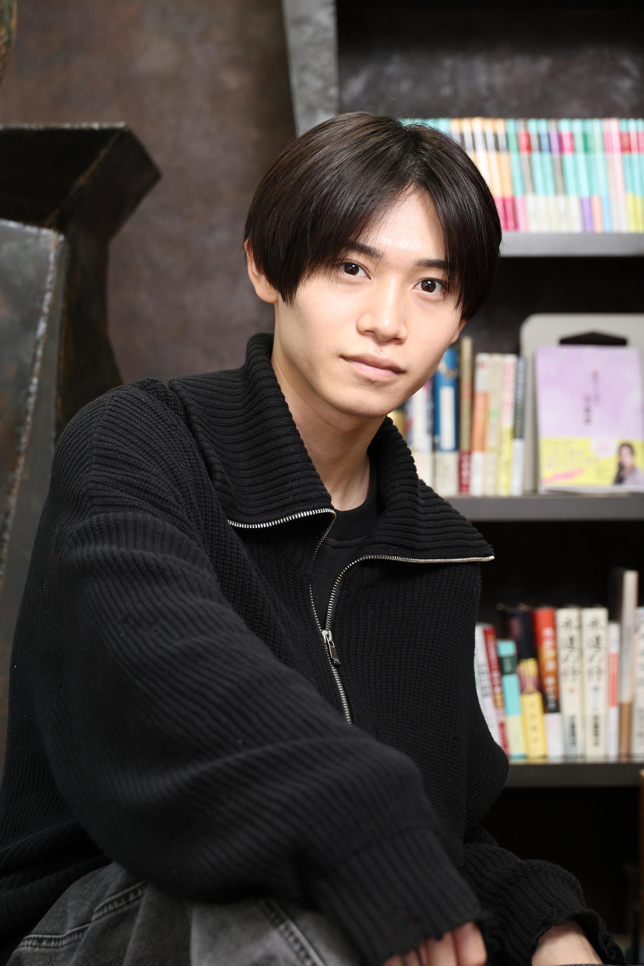 主演ドラマと歌唱について思いを語る佐藤瑠雅（撮影・中島郁夫）