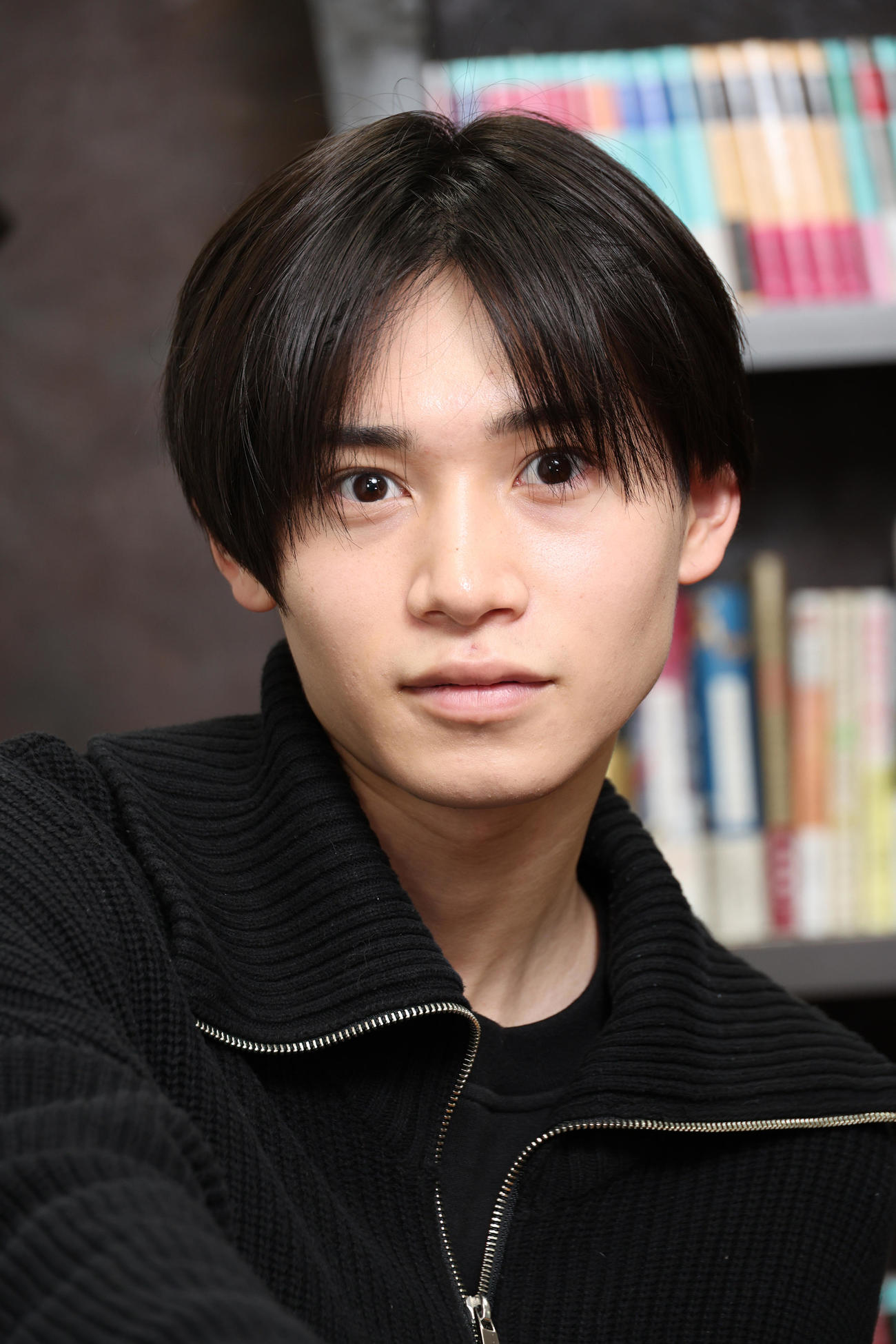 主演ドラマと歌唱について思いを語る佐藤瑠雅（撮影・中島郁夫）