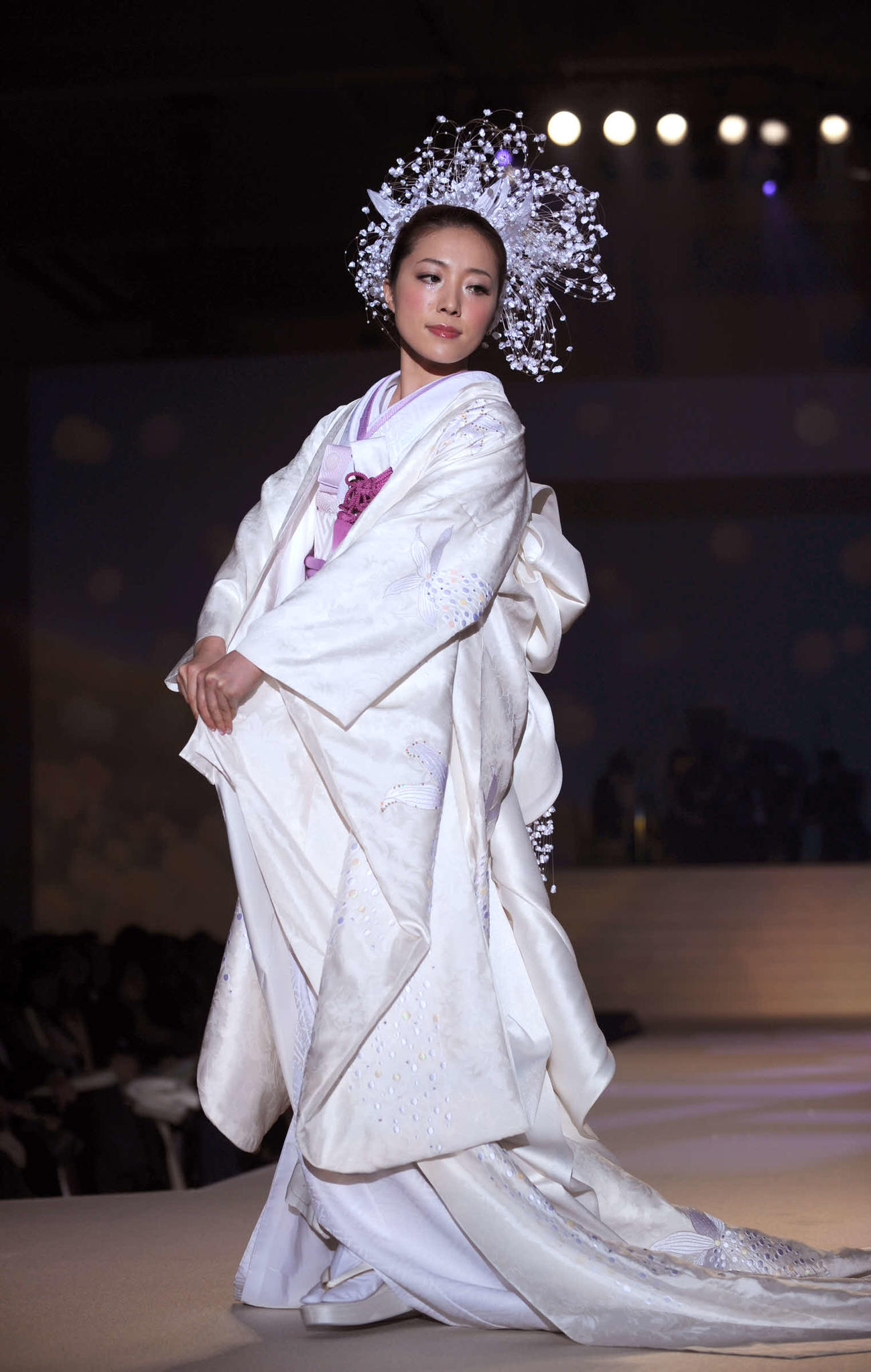 2010年、桂由美パリグランドコレクションにゲスト出演した平原綾香