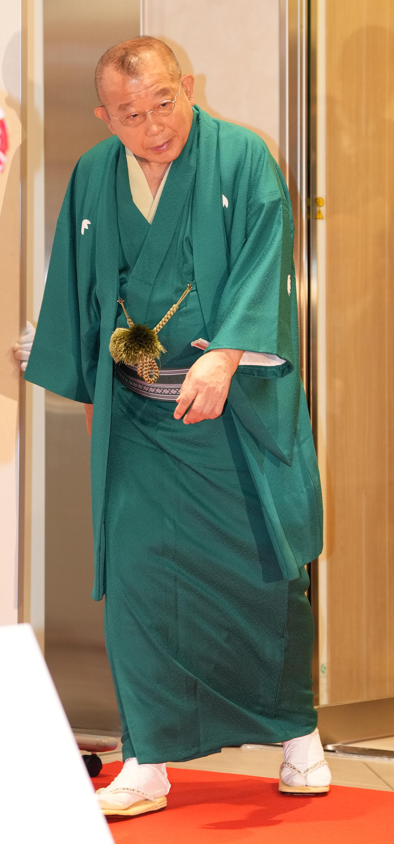 「お茶の文化創造博物館」「お～いお茶ミュージアム」オープニングセレモニーに登壇した笑福亭鶴瓶（撮影・鈴木みどり）
