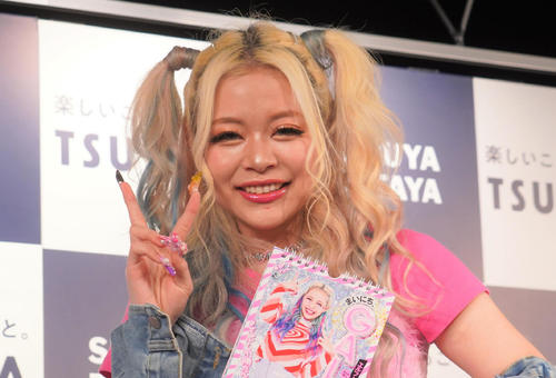 27歳吉本ギャル芸人が妹２人との３ショット公開「こんなにかわいい三姉妹いる!?」の声
