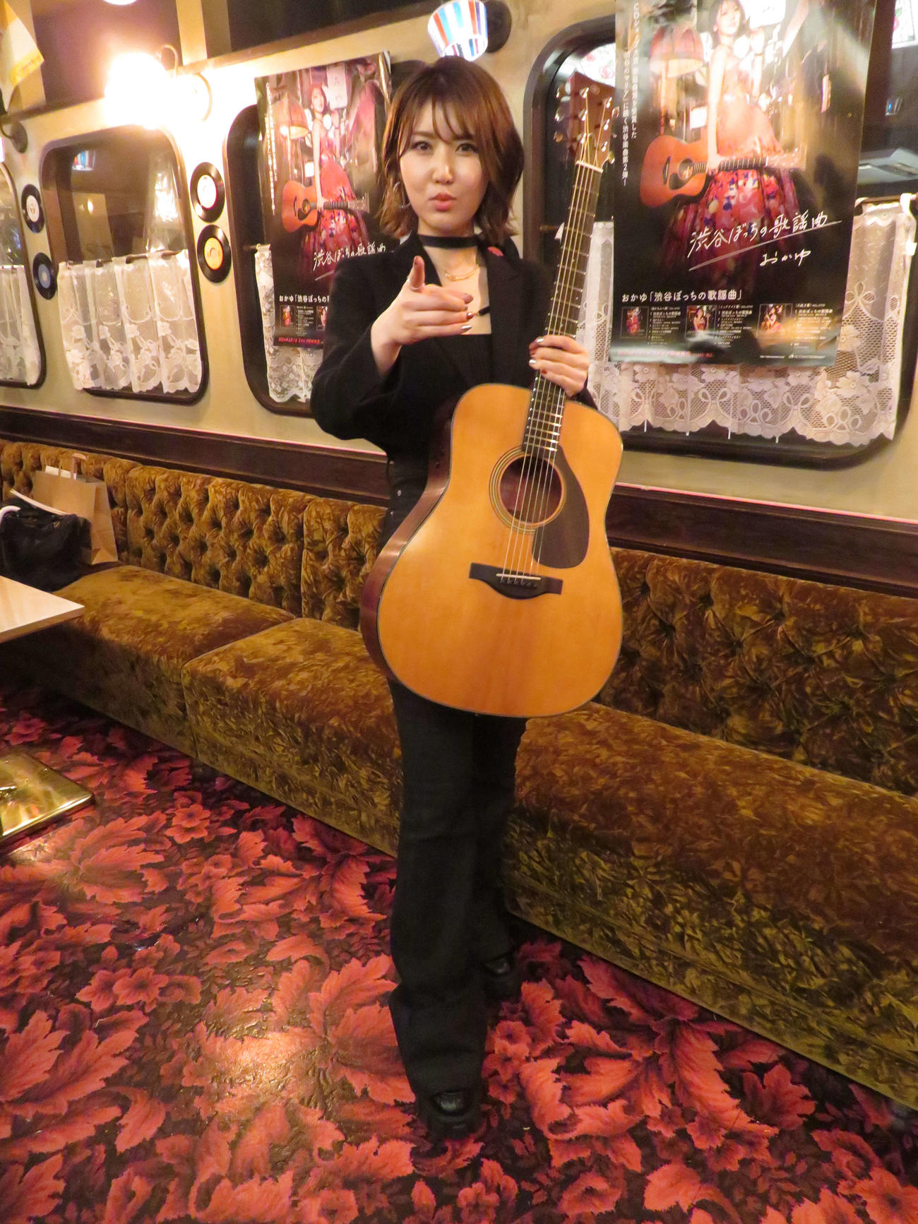 新曲「渋谷ぼっちの歌謡曲」発表会を開き生歌を披露する、おかゆ（撮影・村上幸将）