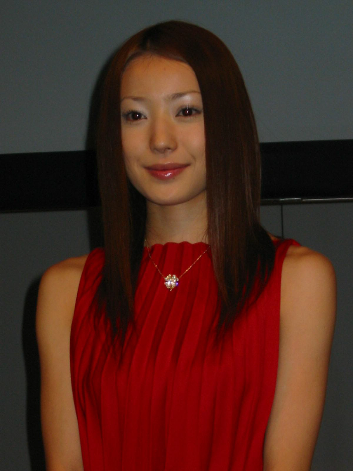 03年　ドラマ「フジ子・ヘミングの軌跡」特別試写会に参加した菅野美穂