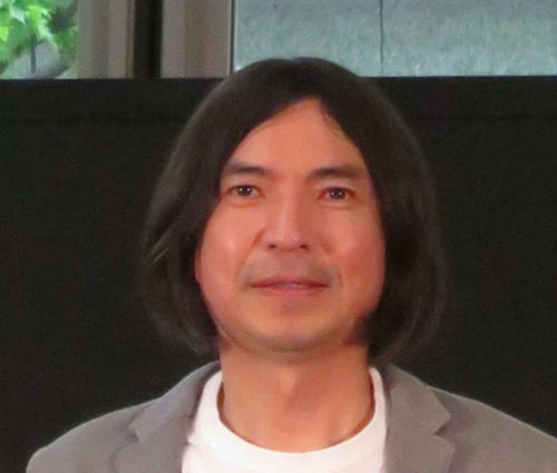ふかわりょう大都心丸の内でピアノ生演奏「リハの音色を届けたかった」悔し顔も場内うっとり